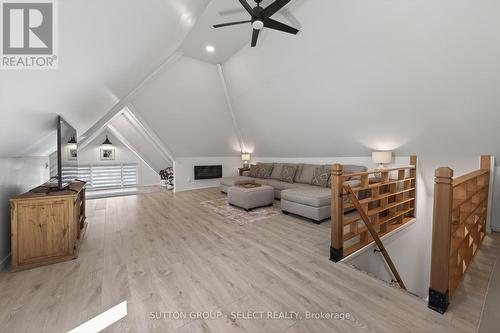 28 Wellington Street, St. Thomas, ON - Indoor Photo Showing Other Room