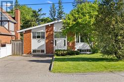 1712 ST. BARBARA STREET  Ottawa, ON K1T 1M2