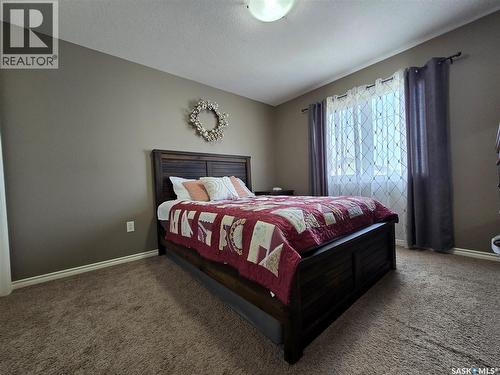 610 Barber Crescent, Weyburn, SK - Indoor Photo Showing Bedroom