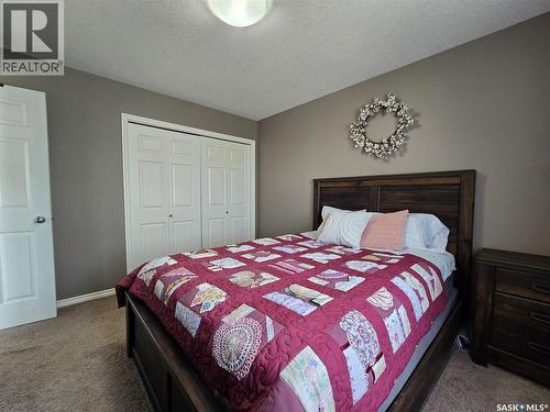 610 Barber Crescent, Weyburn, SK - Indoor Photo Showing Bedroom