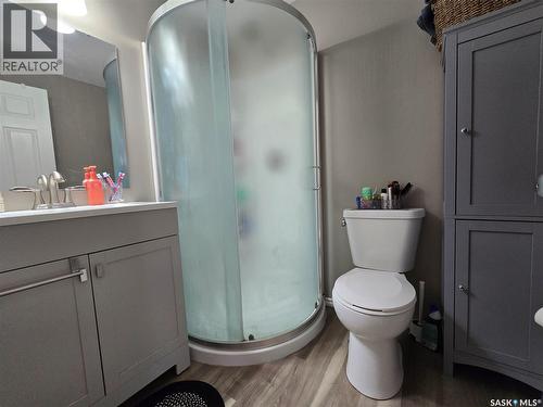 610 Barber Crescent, Weyburn, SK - Indoor Photo Showing Bathroom