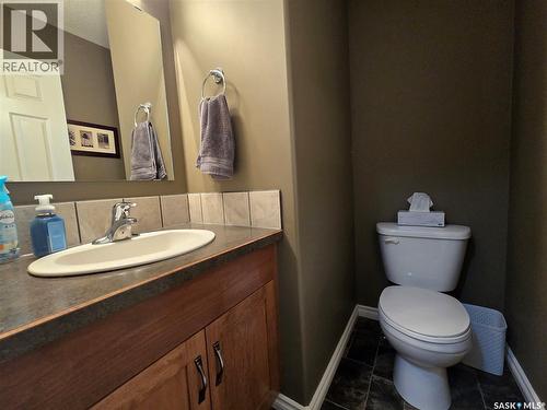 610 Barber Crescent, Weyburn, SK - Indoor Photo Showing Bathroom
