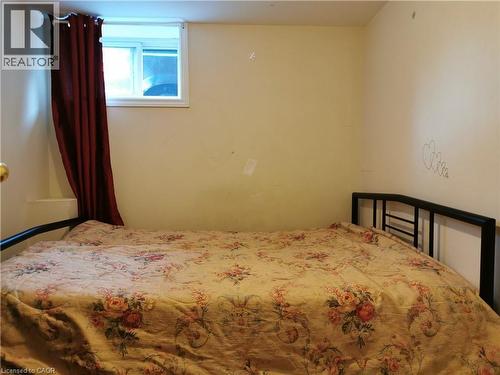 49 West 3Rd Street, Hamilton, ON - Indoor Photo Showing Bedroom
