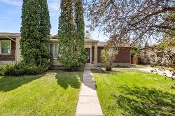 109 Werrell CR  Winnipeg, MB R2K 3Y2