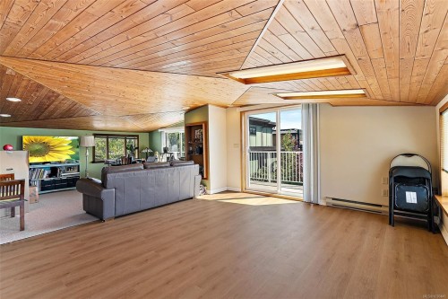 2485 Orchard Ave, Sidney, BC 