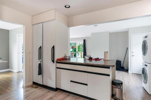 3958 Emerald Pl, Saanich, BC 