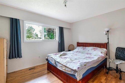 3958 Emerald Pl, Saanich, BC 