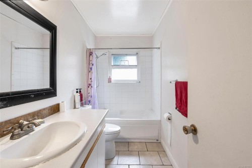 3958 Emerald Pl, Saanich, BC 