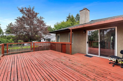 3958 Emerald Pl, Saanich, BC 