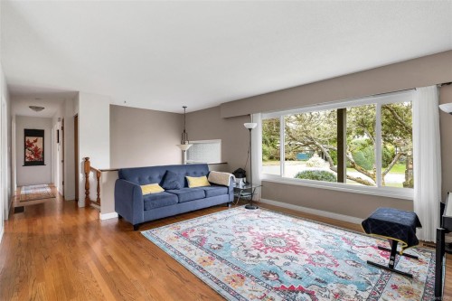 3958 Emerald Pl, Saanich, BC 