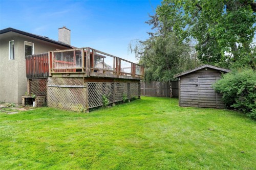 3958 Emerald Pl, Saanich, BC 