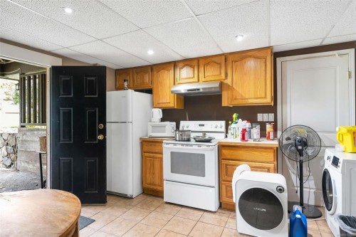 3958 Emerald Pl, Saanich, BC 