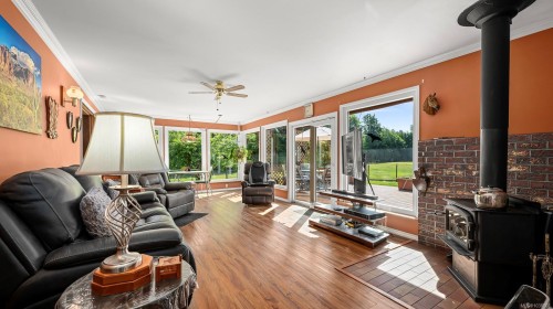 2924 Baird Rd, Courtenay, BC 