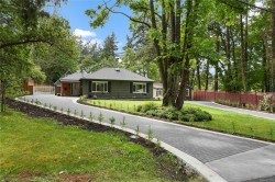 5470 Alderley Rd Saanich, BC V8Y 1X8