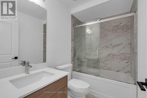 48 Brandon Crescent, New Tecumseth, ON - Indoor Photo Showing Bathroom