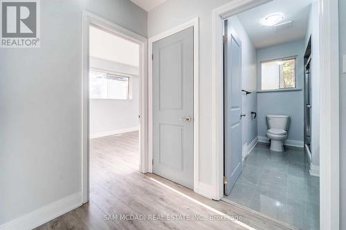 5318 Mericourt Road, Burlington, ON - Indoor