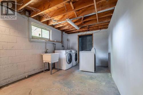 5318 Mericourt Road, Burlington, ON - Indoor Photo Showing Laundry Room