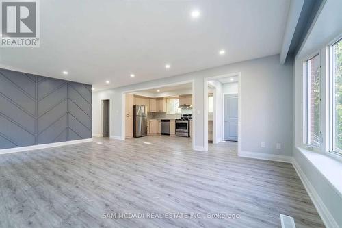 5318 Mericourt Road, Burlington, ON - Indoor Photo Showing Other Room