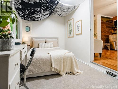 7310 51 Street Ne, Salmon Arm, BC - Indoor Photo Showing Bedroom