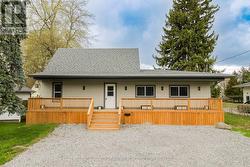 378 THOROLD ROAD Welland (N. Welland), ON L3C 3W6