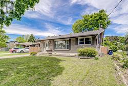 152 CLARK AVENUE  Kitchener, ON N2C 1Y5