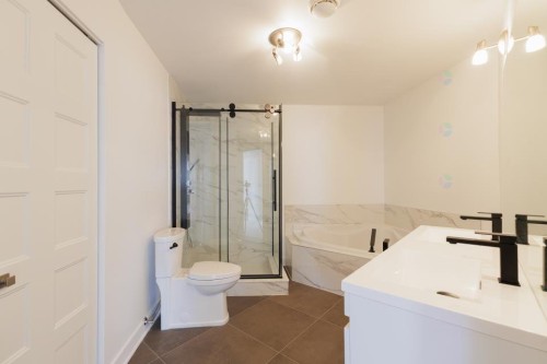 Bathroom - 103-2515 Rue Dutrisac, Vaudreuil-Dorion, QC - Indoor Photo Showing Bathroom