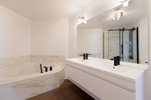 Bathroom - 103-2515 Rue Dutrisac, Vaudreuil-Dorion, QC - Indoor Photo Showing Bathroom