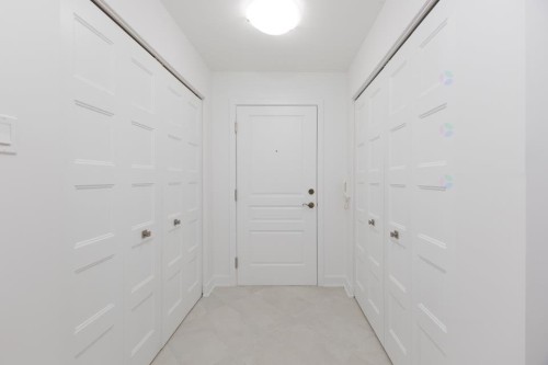 Mud Room - 103-2515 Rue Dutrisac, Vaudreuil-Dorion, QC - Indoor Photo Showing Other Room