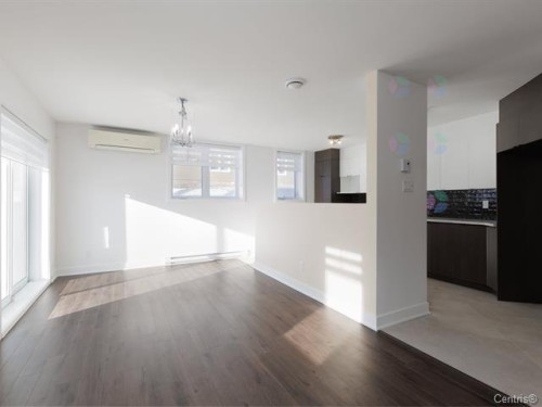 Dinette - 103-2515 Rue Dutrisac, Vaudreuil-Dorion, QC - Indoor Photo Showing Other Room
