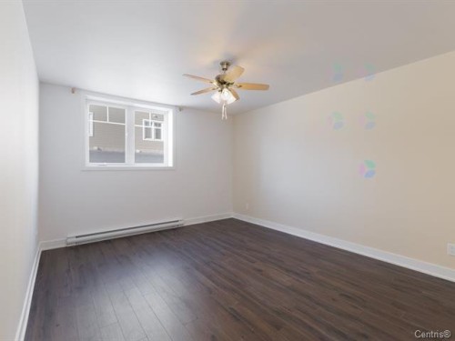 Master Bedroom - 103-2515 Rue Dutrisac, Vaudreuil-Dorion, QC - Indoor Photo Showing Other Room