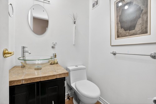 Salle d'eau - 927 Place Soulanges, Brossard, QC - Indoor Photo Showing Bathroom
