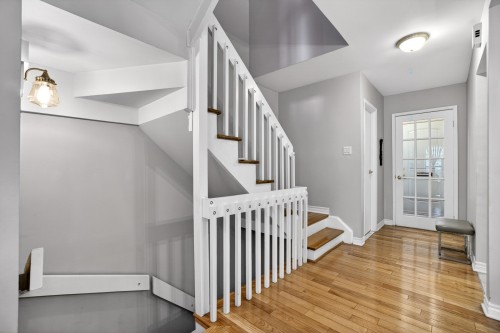 Hall d'entrée/Vestibule - 927 Place Soulanges, Brossard, QC - Indoor Photo Showing Other Room