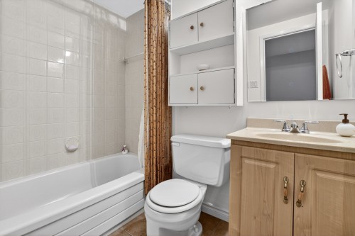 Salle de bains - 927 Place Soulanges, Brossard, QC - Indoor Photo Showing Bathroom