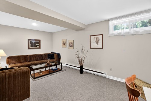 Salle familiale - 927 Place Soulanges, Brossard, QC - Indoor