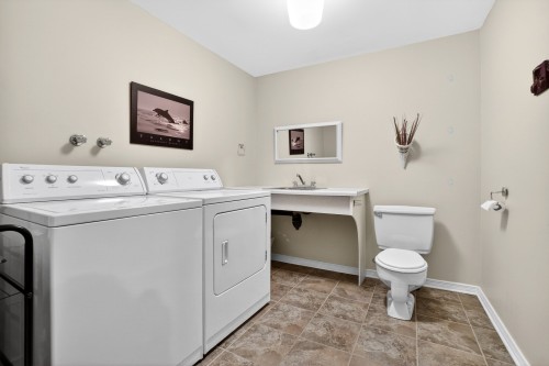 Salle de lavage - 927 Place Soulanges, Brossard, QC - Indoor