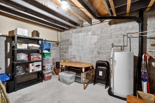 Rangement - 927 Place Soulanges, Brossard, QC - Indoor Photo Showing Basement