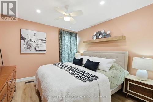 34 Baillie Street, Hamilton, ON - Indoor Photo Showing Bedroom