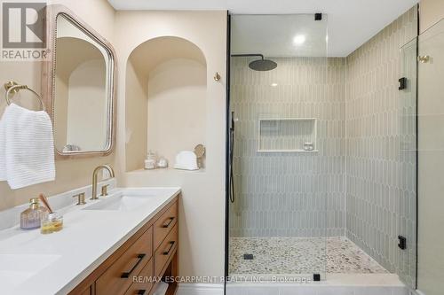 34 Baillie Street, Hamilton, ON - Indoor Photo Showing Bathroom