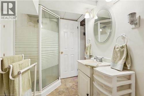 227 Glancaster Road, Ancaster, ON - Indoor Photo Showing Bathroom