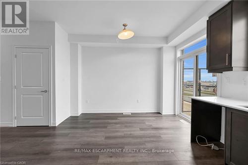 35 - 120 Court Drive, Brant, ON - Indoor