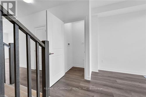 35 - 120 Court Drive, Brant, ON - Indoor Photo Showing Other Room