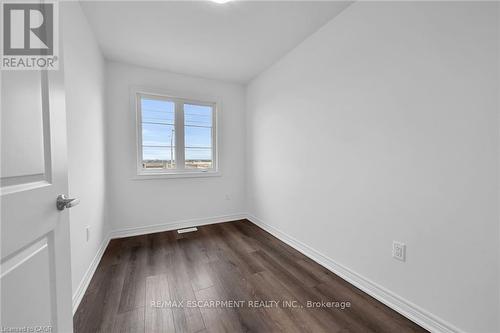 35 - 120 Court Drive, Brant, ON - Indoor Photo Showing Other Room