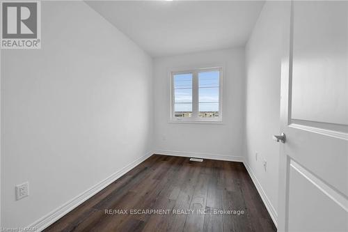 35 - 120 Court Drive, Brant, ON - Indoor Photo Showing Other Room