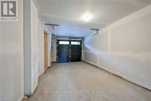 35 - 120 Court Drive, Brant, ON - Indoor Photo Showing Garage