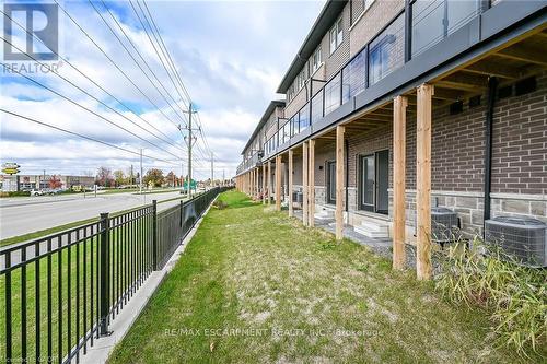 35 - 120 Court Drive, Brant, ON - Outdoor
