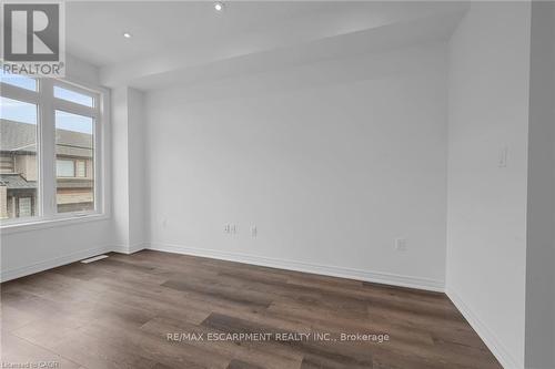 35 - 120 Court Drive, Brant, ON - Indoor Photo Showing Other Room