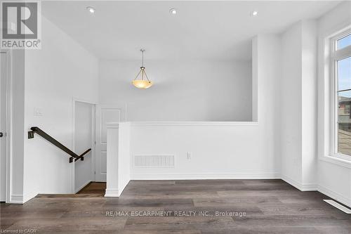 35 - 120 Court Drive, Brant, ON - Indoor Photo Showing Other Room