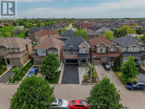 35 DEVONSLEIGH DRIVE  Brampton, ON L7A 3S3