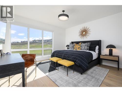 105 Predator Ridge Drive Unit# 21, Vernon, BC - Indoor Photo Showing Bedroom