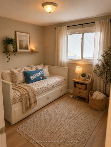 66 Victor Boulevard, Hamilton, ON - Indoor Photo Showing Bedroom